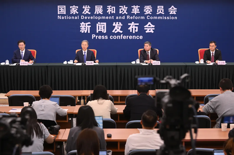 发布会 介绍“两新”政策总体进展成效凯时尊龙国家发展改革委举行专题新闻(图1)